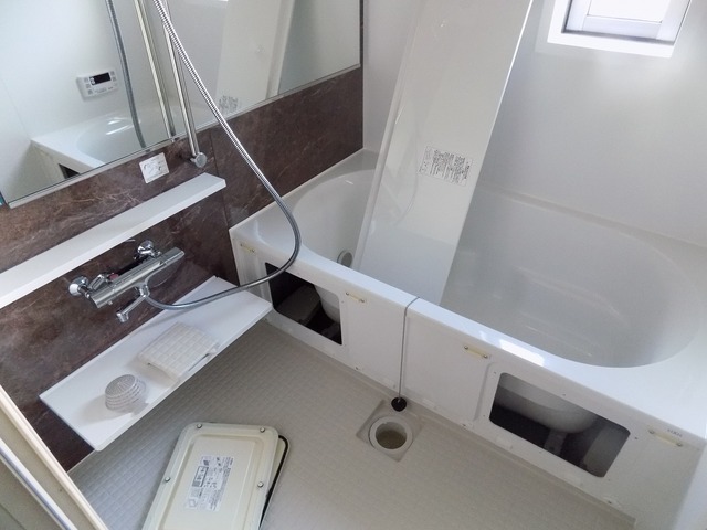 バス・シャワールーム　同一施工会社同一仕様写真