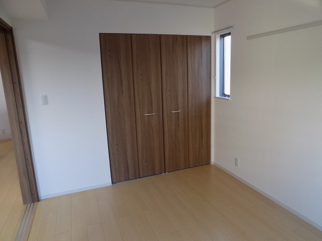 収納　同一施工会社同一仕様写真