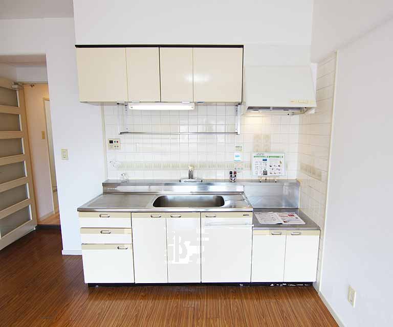 キッチン　大きなキッチンが入っています。