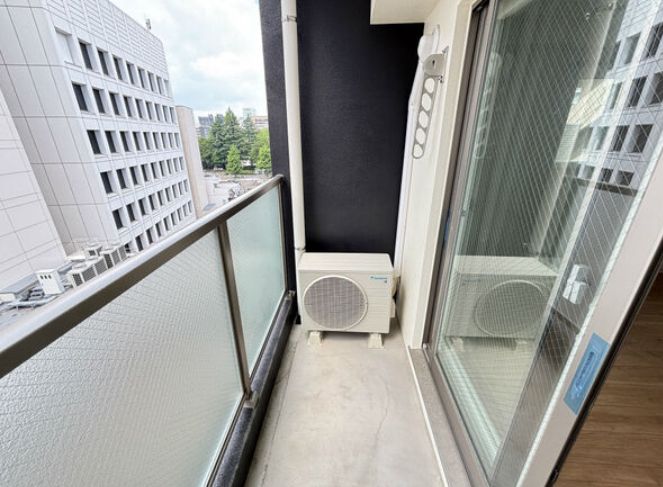 バルコニー　同物件内別号室のお写真になります