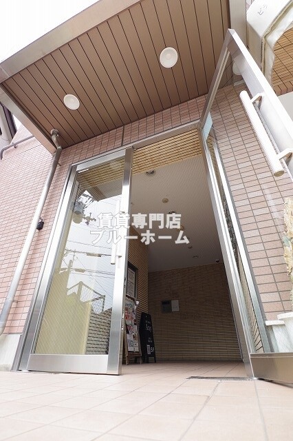 エントランス　建物入り口部分！