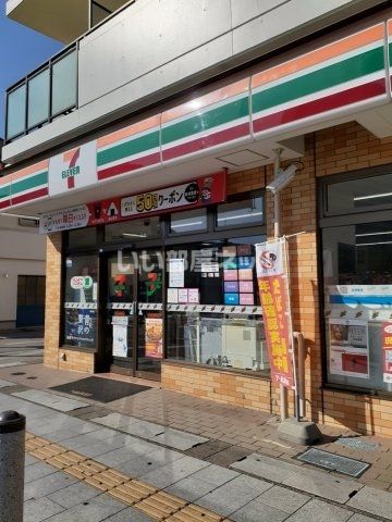 コンビニ　セブンイレブン 泉佐野日根野駅前店（コンビニ）まで598m
