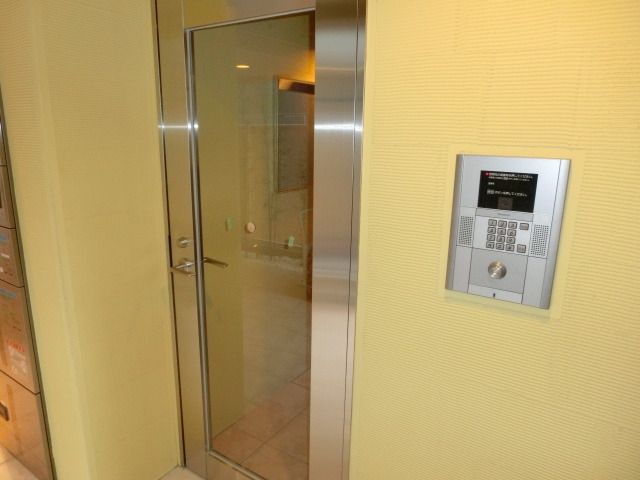 エントランス　オートロック付のエントランス