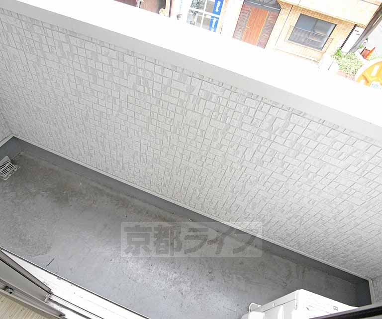 バルコニー　干すスペースがしっかり確保されています。