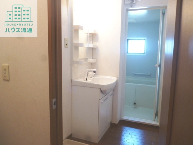 洗面設備　※別号室の写真です