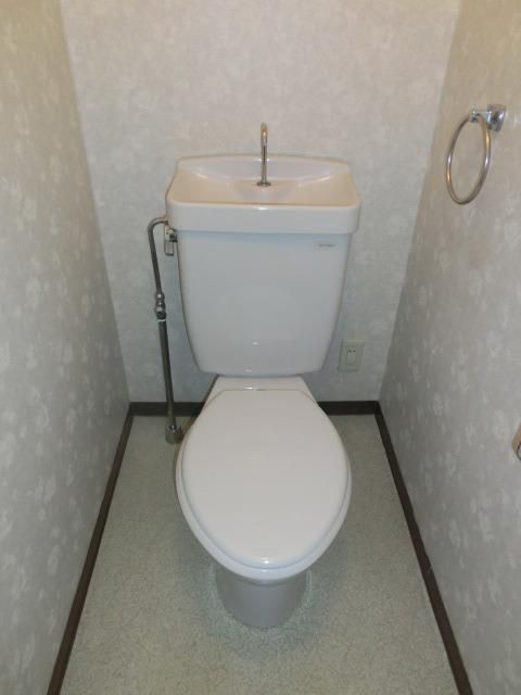 トイレ　清潔感のあるトイレ