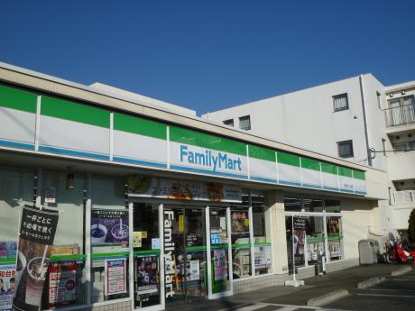 コンビニ　ファミリーマート 春日町一丁目店（コンビニ）まで1025m