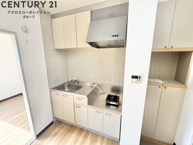 キッチン　壁付けキッチンでスペースを最大限有効活用できます！