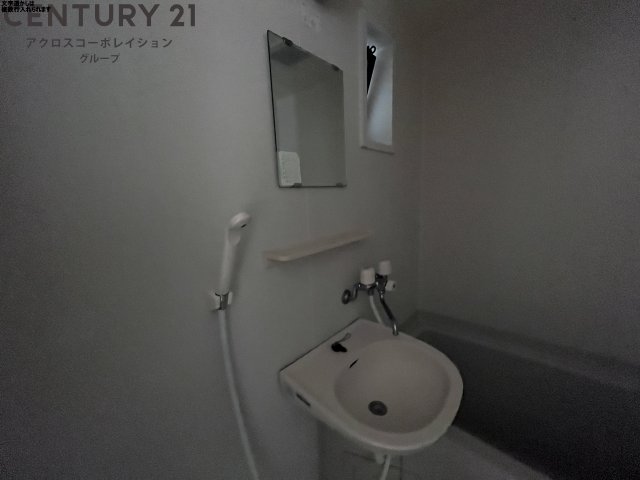 洗面設備　浴室内に洗面台付き！