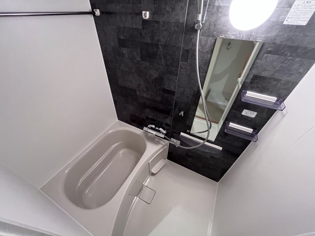 バス・シャワールーム　浴室乾燥機付きで便利です！