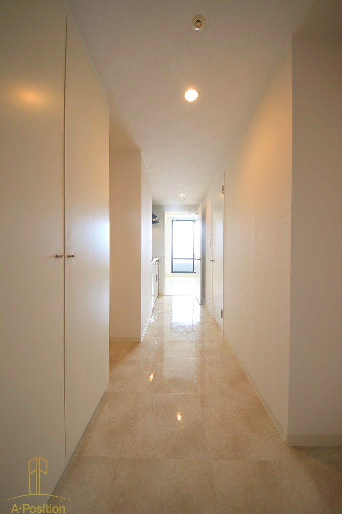 玄関　メゾン・ド・ヴィレ大阪城公園前