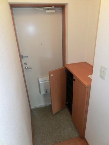 玄関　シューズボックス完備