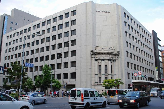 銀行　三井住友信託銀行京都支店（銀行）まで835m