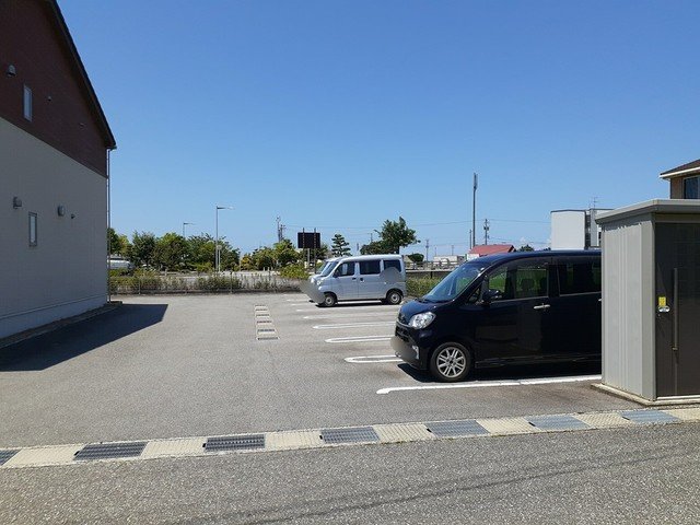 駐車場　駐車場完備です