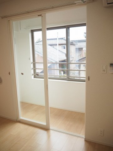 バルコニー　こちらサンルームになります