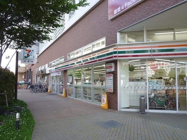 コンビニ　セブンイレブン尼崎潮江1丁目店（コンビニ）まで163m