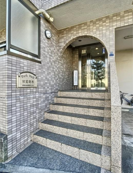 エントランス　清潔なエントランスです