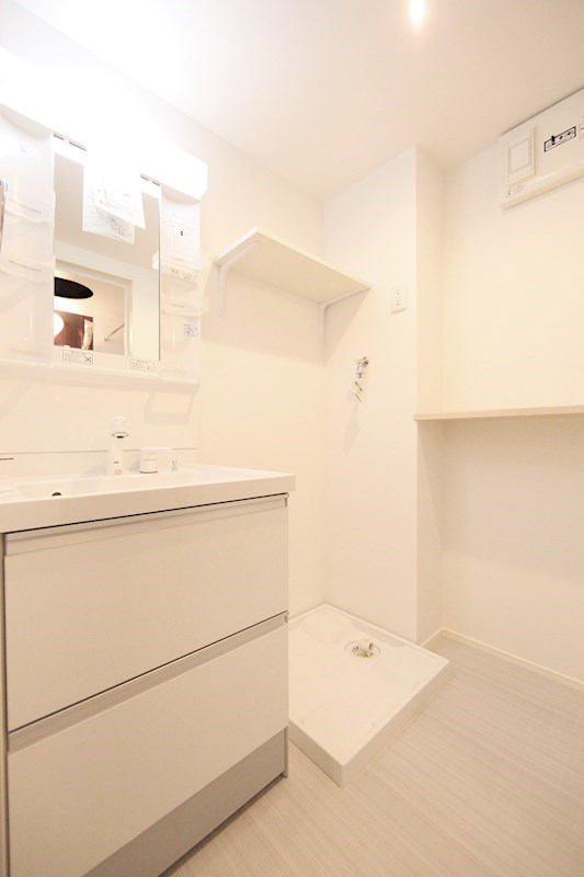 洗面設備　同仕様物件内装