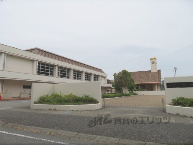 小学校　南小学校（小学校）まで1700m