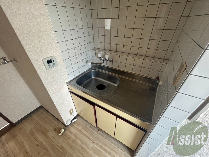 キッチン　キッチン収納があるため、調理器具の収納も可能です。