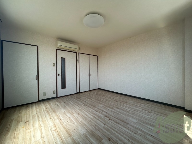 その他部屋・スペース　こちらは別の角度からみた洋室になります。