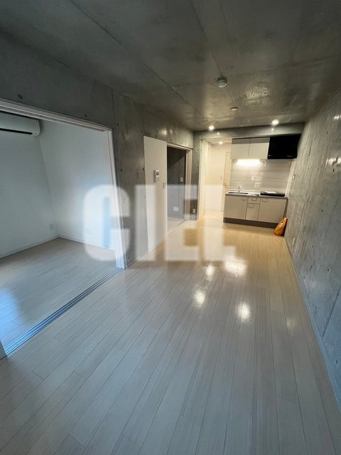 居室・リビング　室内