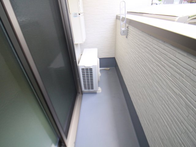 バルコニー　陽当たり良好なバルコニーです