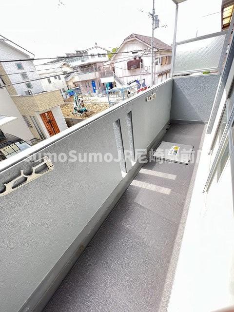 バルコニー　陽当たり良好なバルコニーです