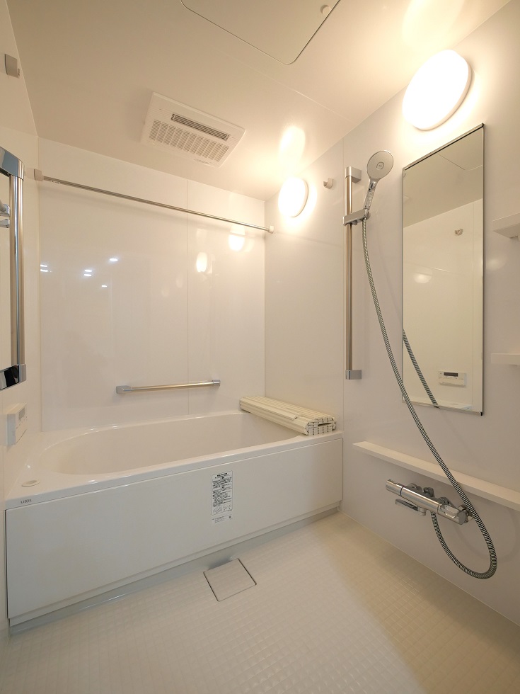 バス・シャワールーム　内装もきれいです