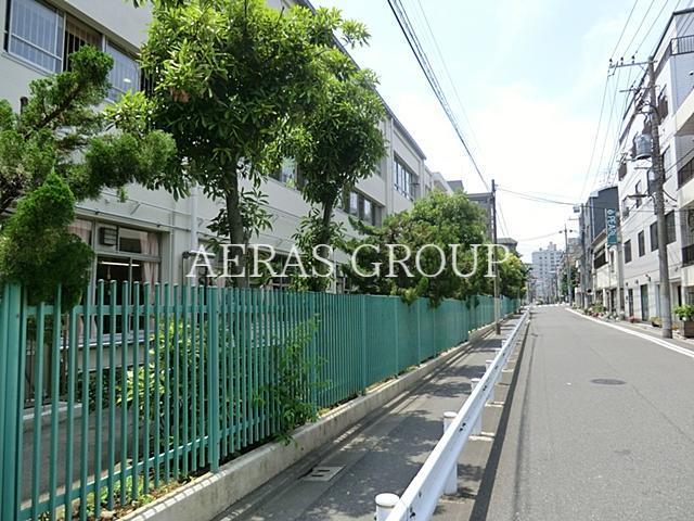 中学校　江東区立深川第二中学校（中学校）まで527m