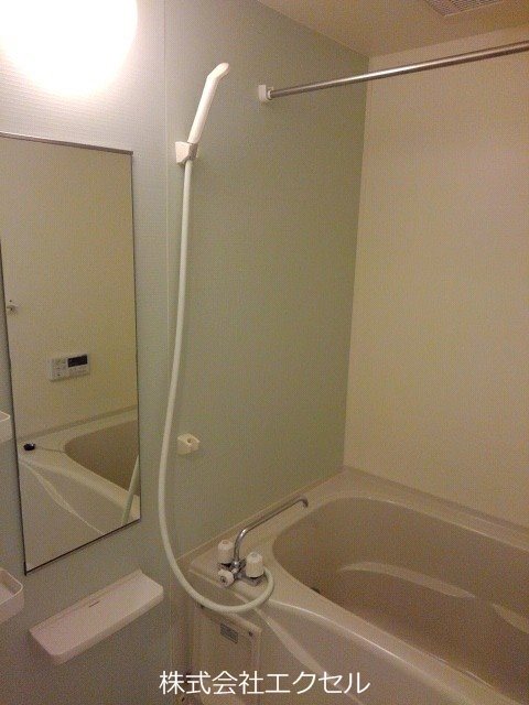 バス・シャワールーム　浴室乾燥機　追い焚き機能の付いたバスルームです。