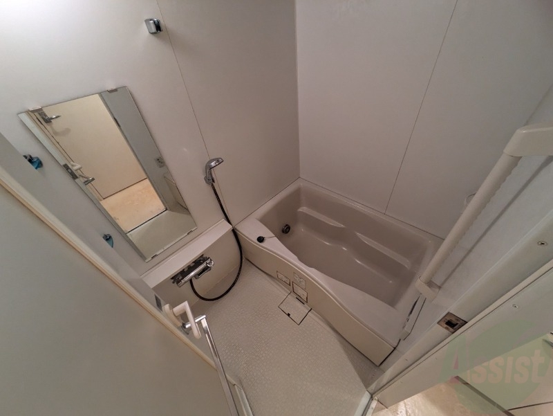 バス・シャワールーム　お風呂になります。一日の疲れを癒してくださいね。