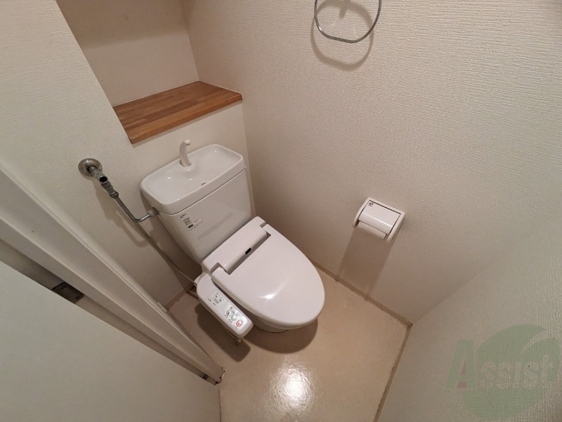 トイレ　シャワートイレになっているので快適です！