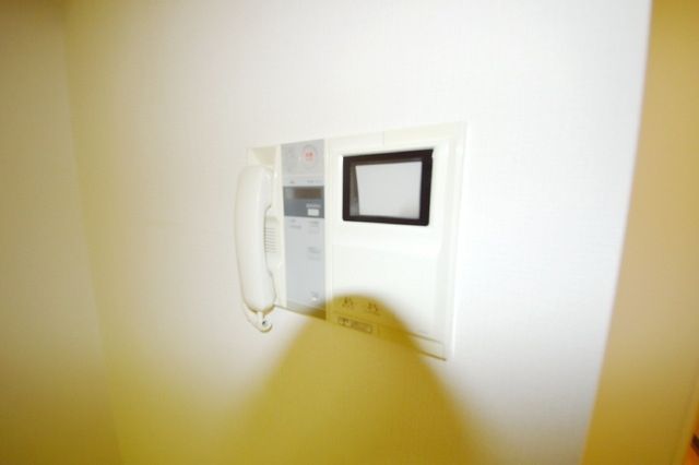 セキュリティ　TVモニター付きインターホン