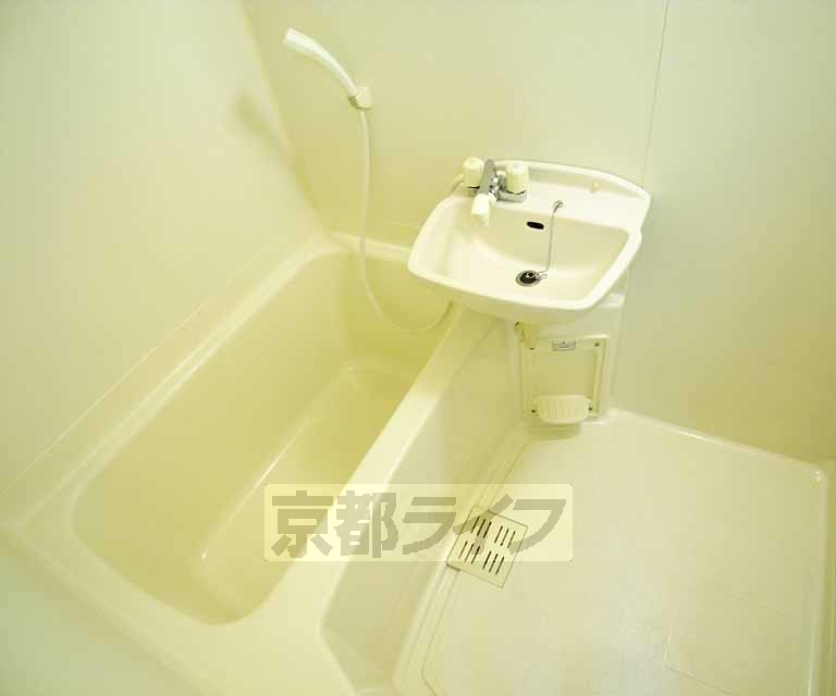 バス・シャワールーム　落ち着くスペースです。