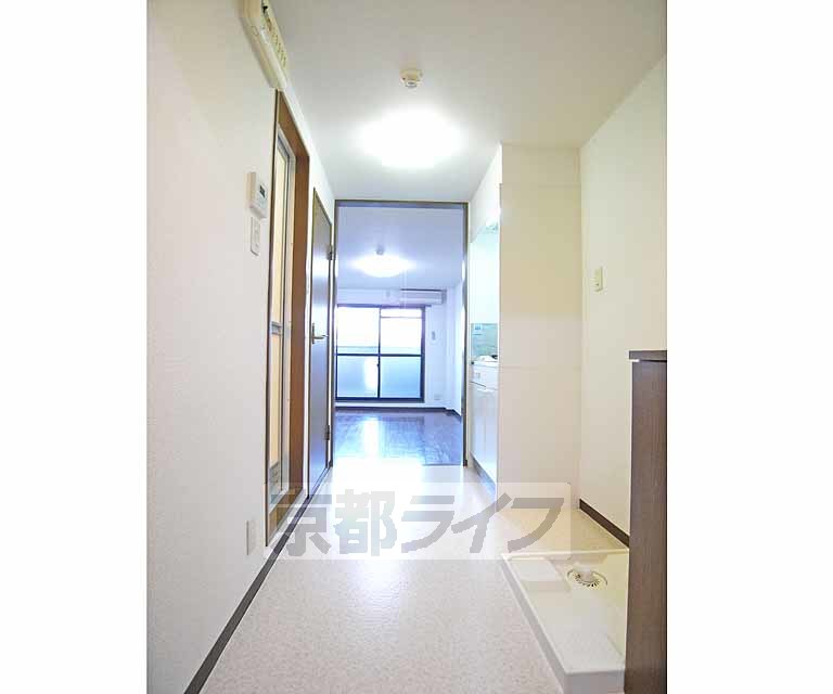 その他部屋・スペース　廊下も開放的です。