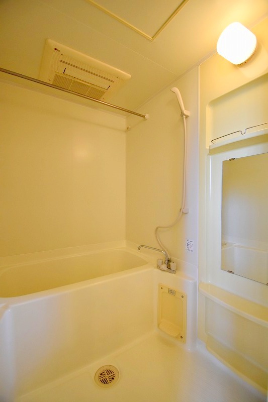 バス・シャワールーム　お問合せはシティホーム海田センター　082-821-2227