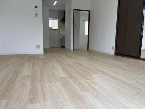 居室・リビング　室内