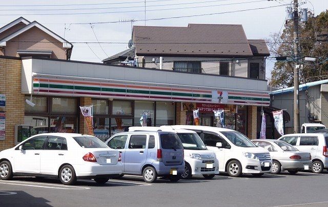 コンビニ　セブンイレブン（コンビニ）まで800m