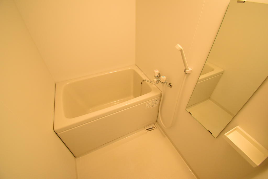 バス・シャワールーム　バス・トイレ・洗面台3点セパレート☆