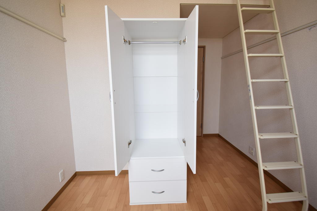 収納　クローゼット付き♪白色がお部屋を明るくしてくれます☆