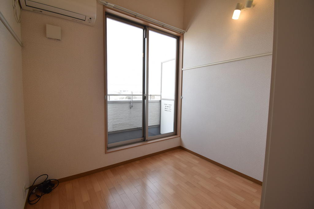 居室・リビング　洋室♪2階のお部屋です☆