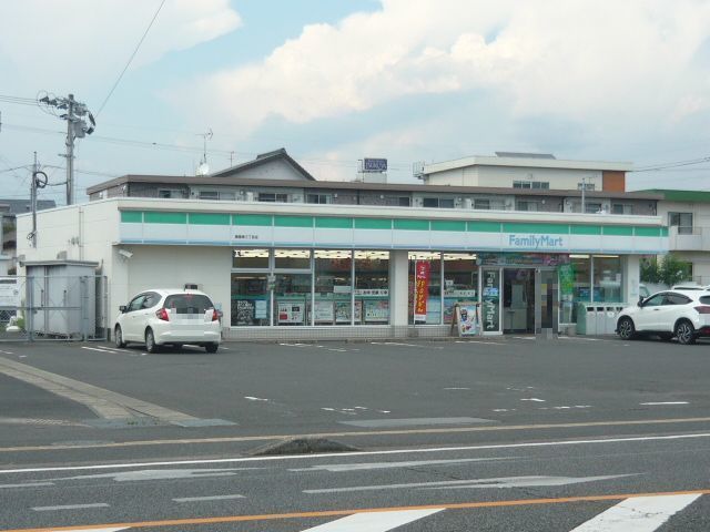 コンビニ　ファミリーマート鹿屋寿三丁目店（コンビニ）まで350m