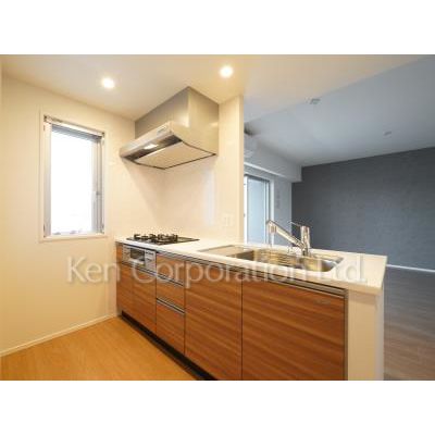 キッチン　同タイプ11階のお部屋を撮影。仕様が異なることがあります。