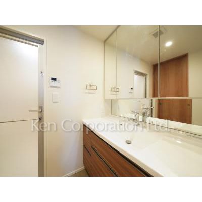 洗面設備　同タイプ11階のお部屋を撮影。仕様が異なることがあります。