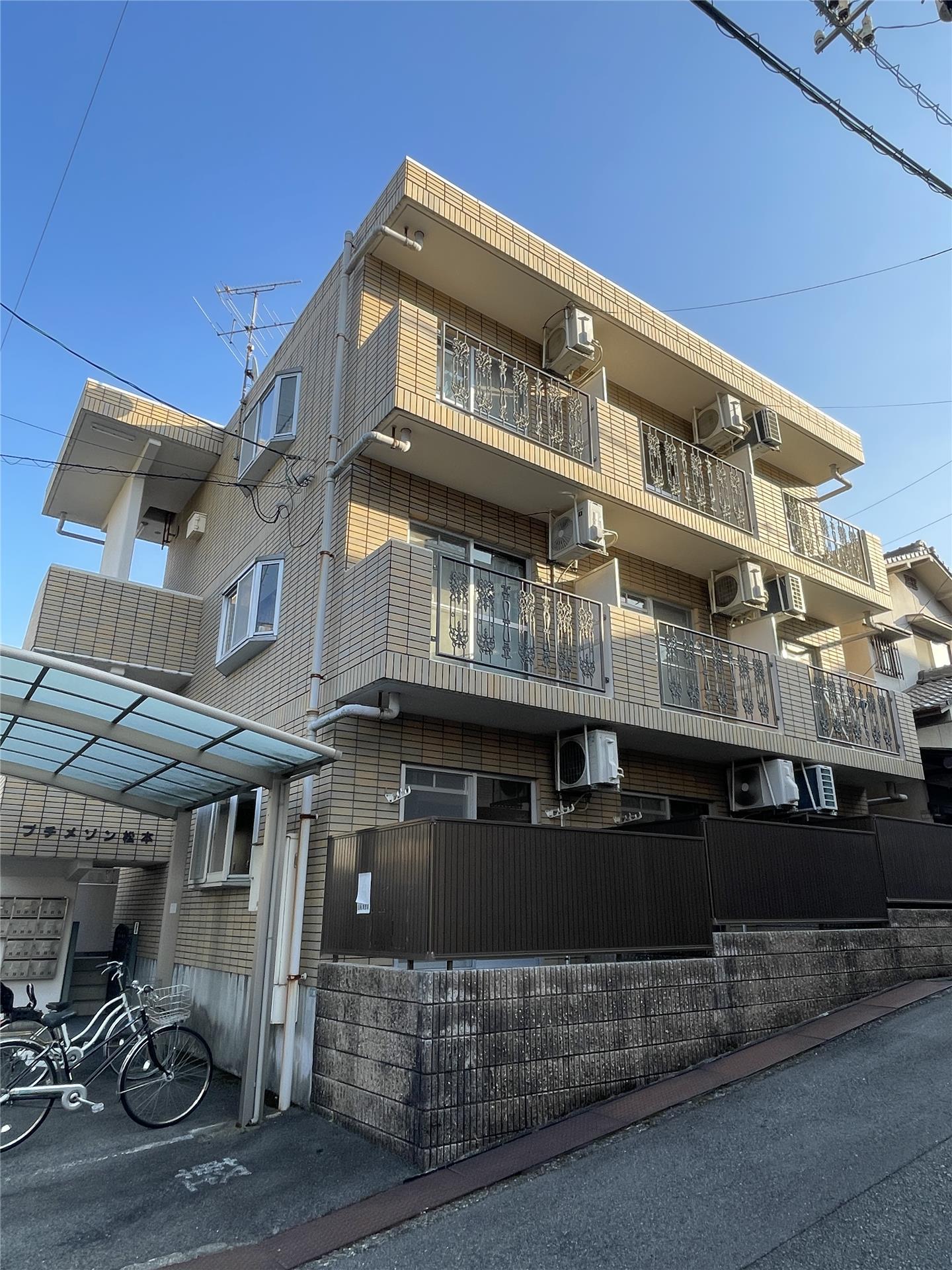 建物外観　1999年築　プチメゾン松本