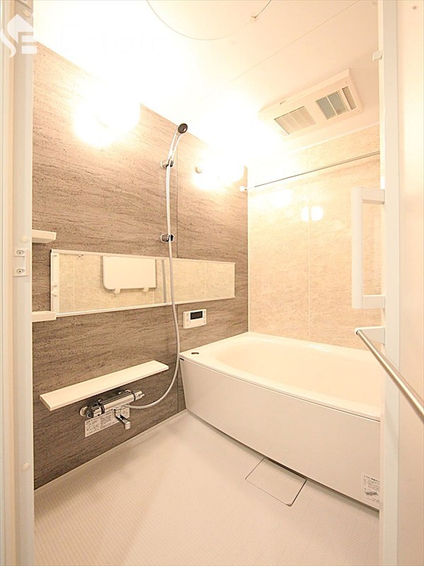 バス・シャワールーム　バスルーム