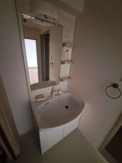 洗面設備　同物件別号室の写真です。
