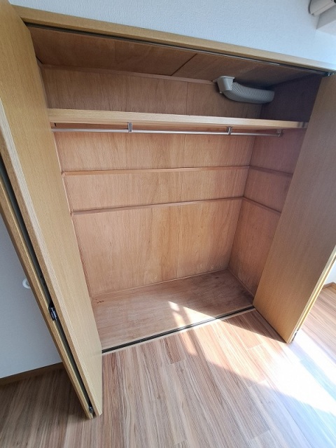 収納　同物件別号室の写真です。
