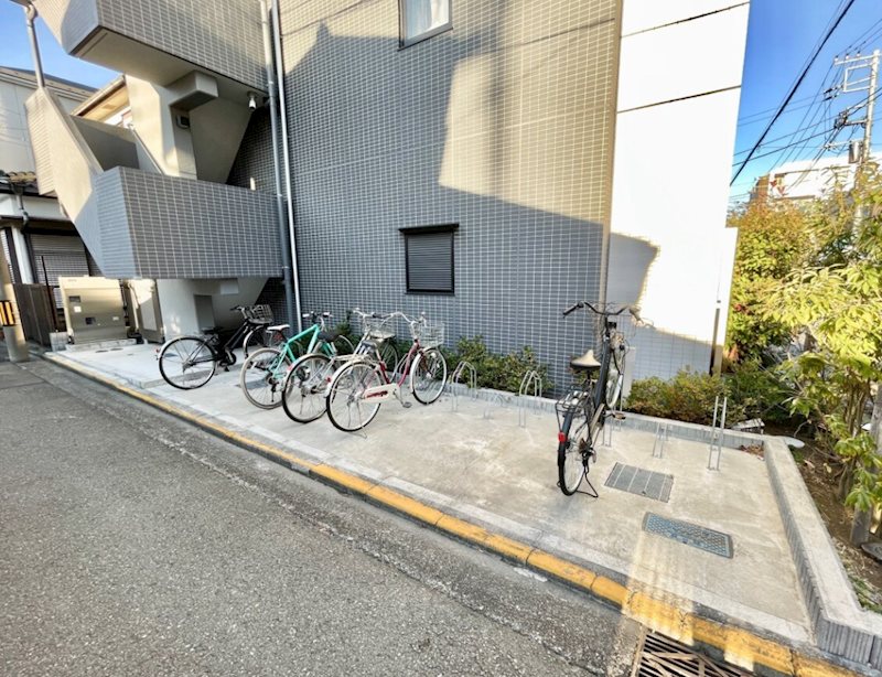 その他共有部分　敷地内駐輪場です♪